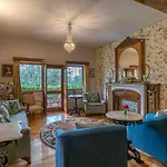 Stayvista At Aloe Villa With Comp Breakfast, Indoor & Outdoor Games