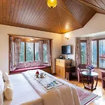 Stayvista At Aloe Villa With Comp Breakfast, Indoor & Outdoor Games