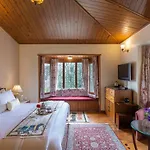 Stayvista At Aloe Villa With Comp Breakfast, Indoor & Outdoor Games